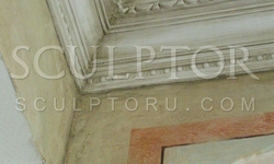 Decorating walls and ceilings "antique"